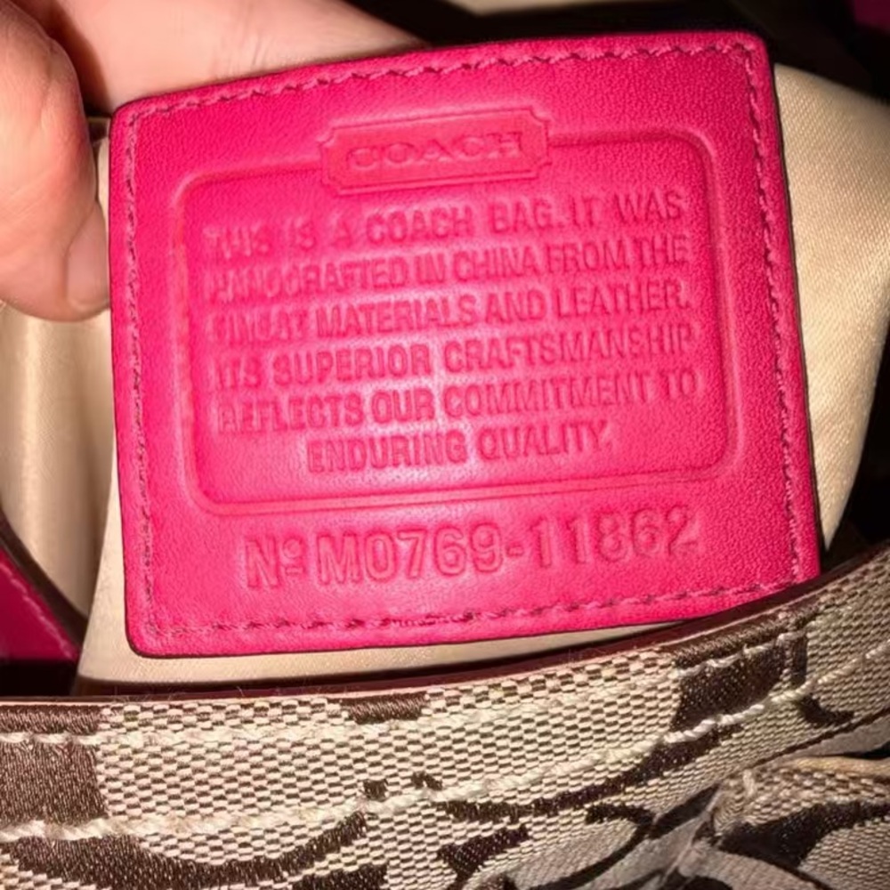 Coach Brown Signature Shoulder Bag with Pink Trim - Picture 4 of 6